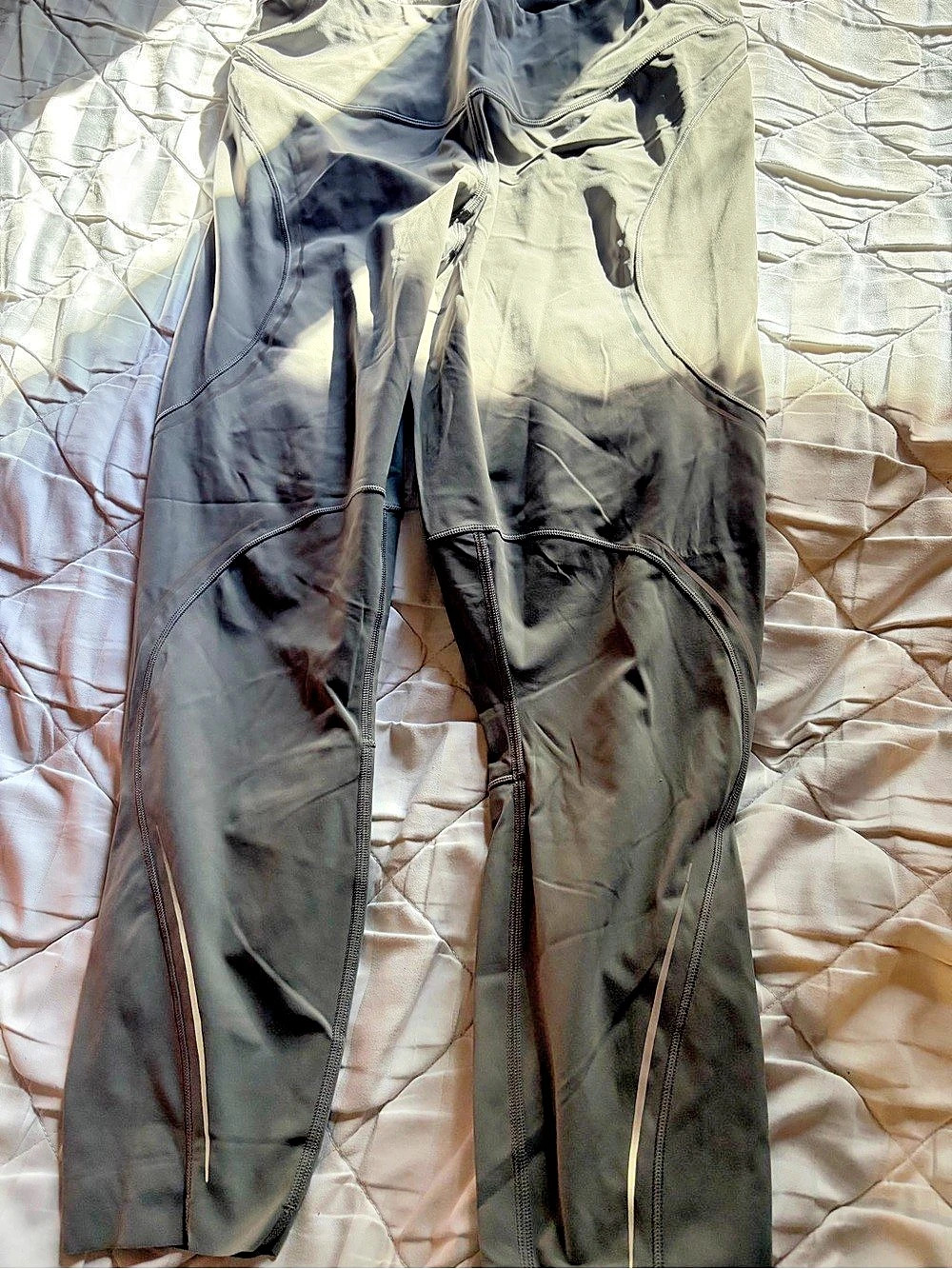 lululemon Women's gray leggings with reflective markings Size 12